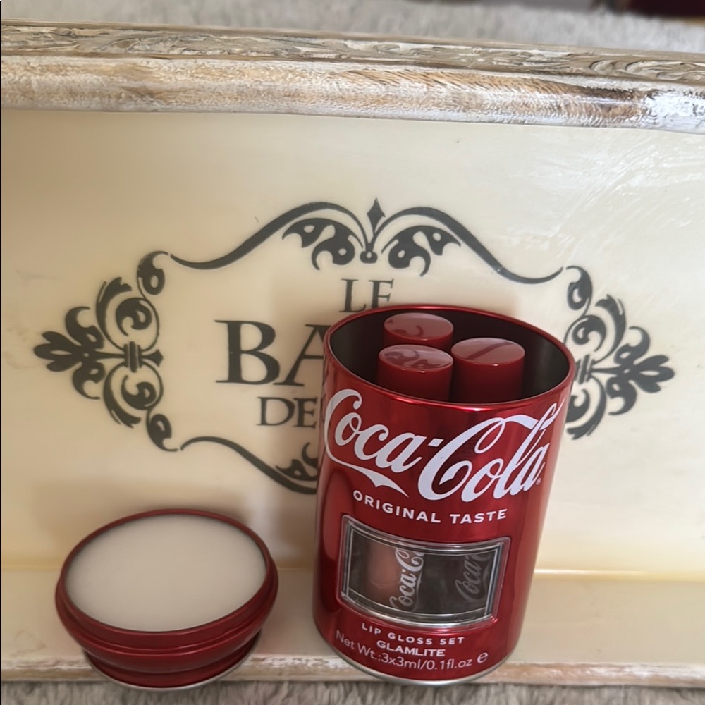 Glamlite Coca Cola 3 piece lip gloss set - Picture 3 of 5
